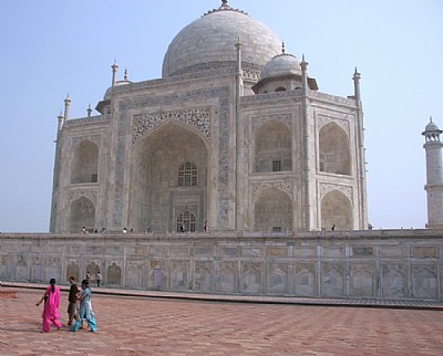 Walking around The Taj