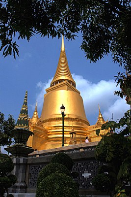 At the Grand Palace Wat Phra Keo 2
