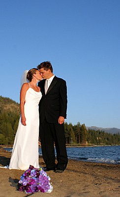 A kiss by the lake