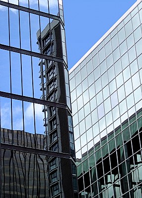 Many Windows/Queen St.