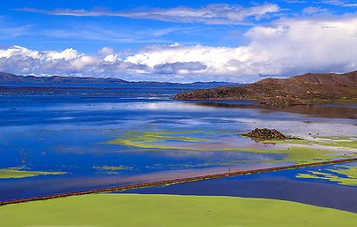 The colors of Titicaca Lake
