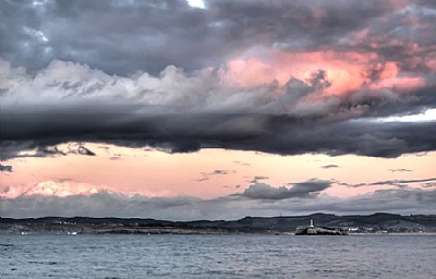 Faro en la Bahía