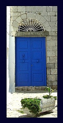 one more blue door...