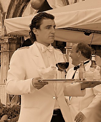 Il Cameriere Italiano !