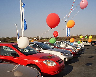 Used cars, new balloons