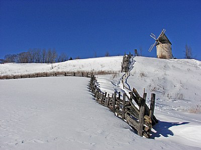 Un moulin en hiver