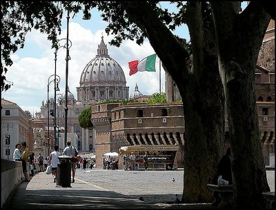 Roma: walking near s. Pietro