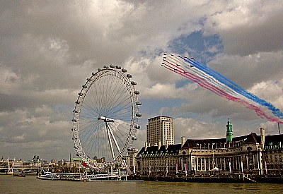 Red Arrows flying over London
