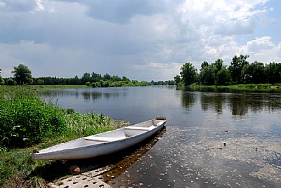 Inviting boat