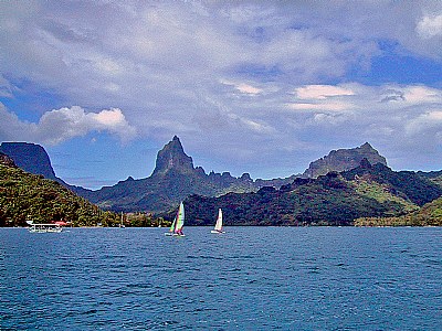 Tahitian island of Moorea