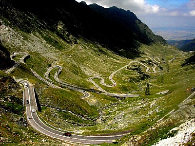 Transf&#259;g&#259;r&#259;&#351;an - the road between mountains