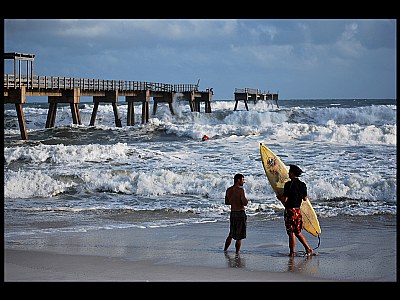 Hurricane Ike brings surfers