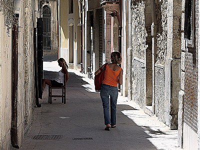 Walking on the old Ortigia streets