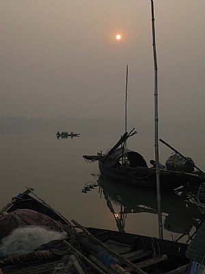 Sun rise on Ganges 2009