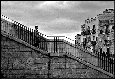 Looking Siracusa