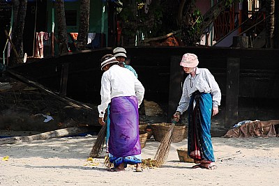 Sweeping on the Sand