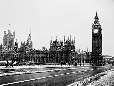 Snowing day of London