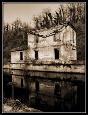 The old house near the dike