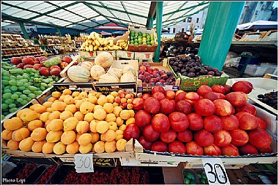 Fruit market