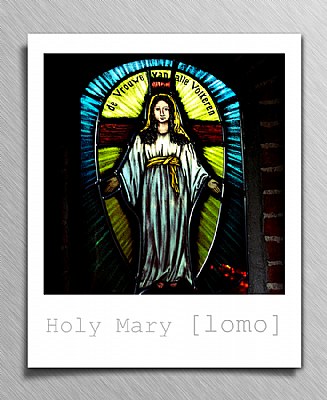 Holy Mary, Lomo