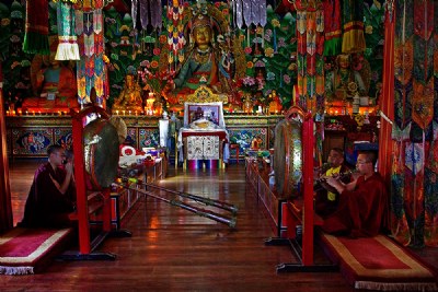 prayer @ gonjang monastery