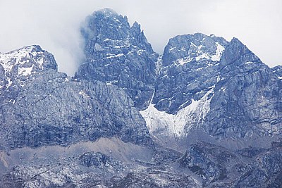 clouds behind the rocks