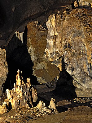 Theme of the cave