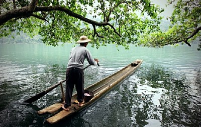 Ba B&#7875; Lake