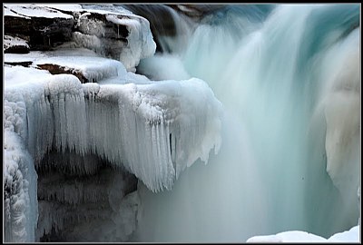 Frozen & flowing