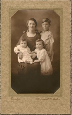 "Family Portrait 1920s"