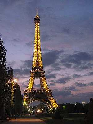 Eiffel Tour at night