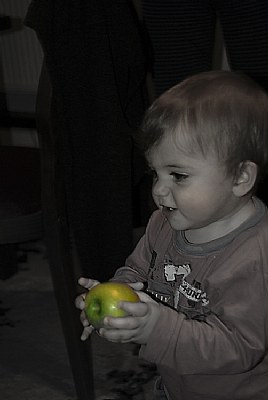 Child and the apple