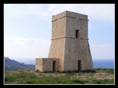 G&#295;ajn Tuffie&#295;a Coastal Tower