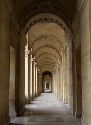 Louvre. Autre cote