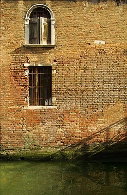 Venezia, a wall...