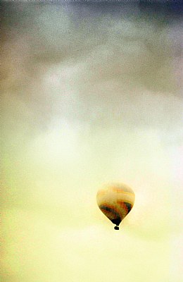 dreamy hot-air balloon 