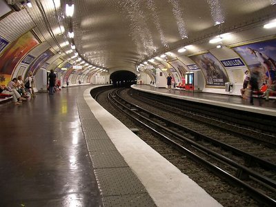 Dans le metro... Paris