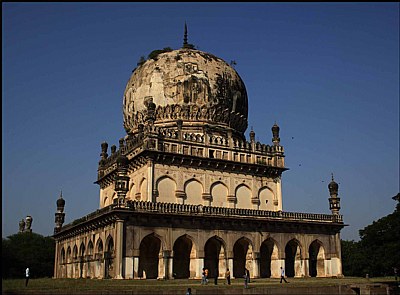 Kutub Sahi Tumb ; Hyderabad