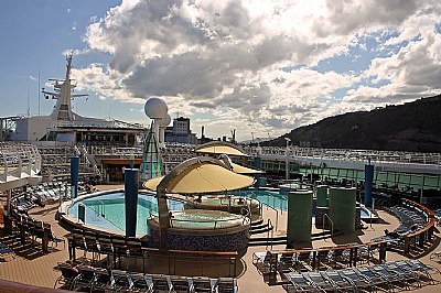 Cruise & Pools