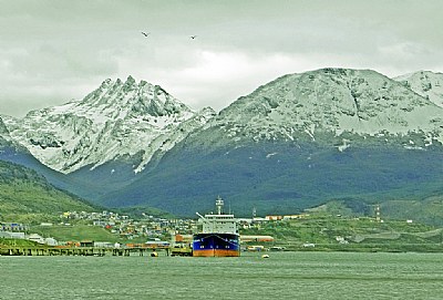 Harbour & Mountains