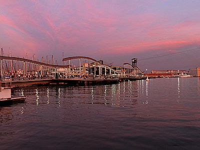 Sunset at "The Maremagnum". Atardecer en "El Maremagnum"