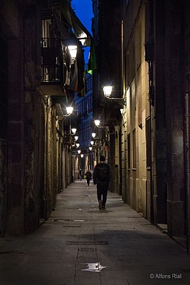 Calleja en La Merce&#768; - Alley in La Mercè