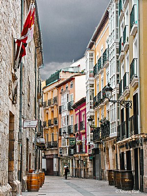 Calleja en Burgos - Street in Burgos