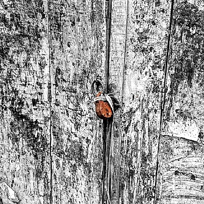 A rusty lock 