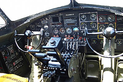 B-17G Pilot & Copilot Controls