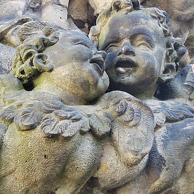 putti