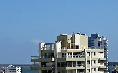 Buildings Against Sea