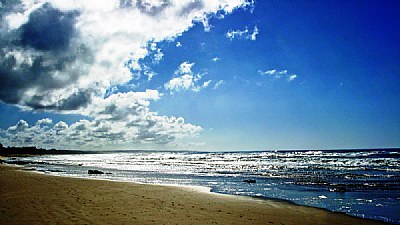 Beach & Cloud