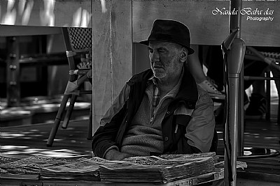 Street vendor of the newspaper
