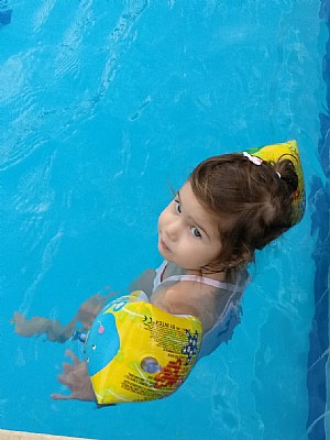 the child inside pool